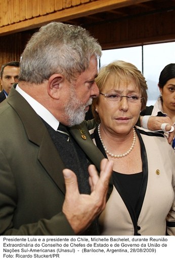 Presidente Lula e a presidente do Chile, Michelle Bachelet, durante Reunião Extraordinária da Unasul.