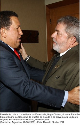 Presidente Lula e o presidente da Venezuela, Hugo Cháves, durante Reunião Extraordinária da Unasul.