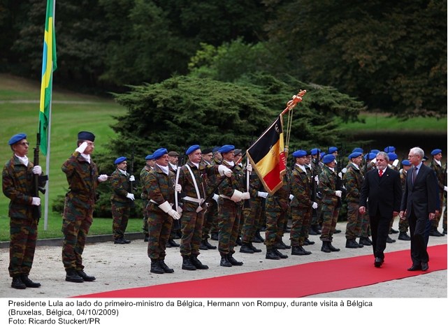 Presidente Lula ao lado do primeiro-ministro da Bélgica, Hermann von Rompuy, durante visita à Bélgica.