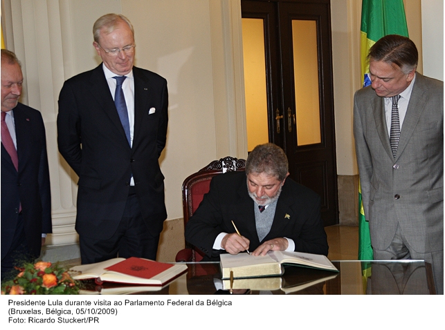 Presidente Lula durante visita ao parlamento Federal  da Bélgica.