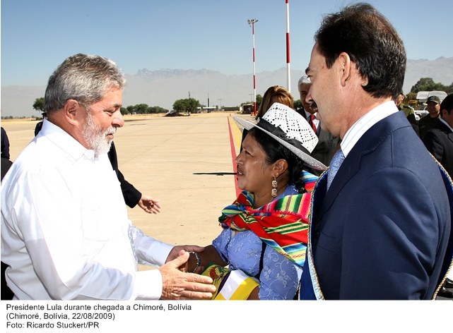 Presidente Lula durante chegada a Chimoré, Bolívia.