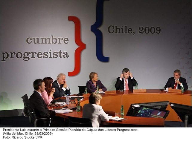 Presidente Lula durante a primeira sessão plenária da Cúpula dos Líderes Progressistas.
