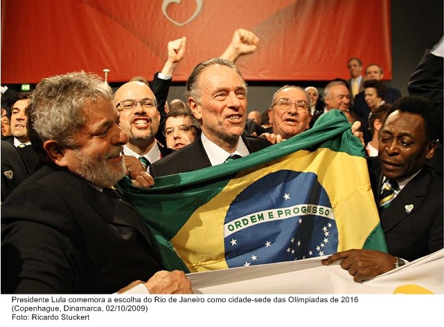 Presidente Lula comemora a escolha do cidade do Rio de Janeiro como cidade-sede das Olimpíadas de 2016.