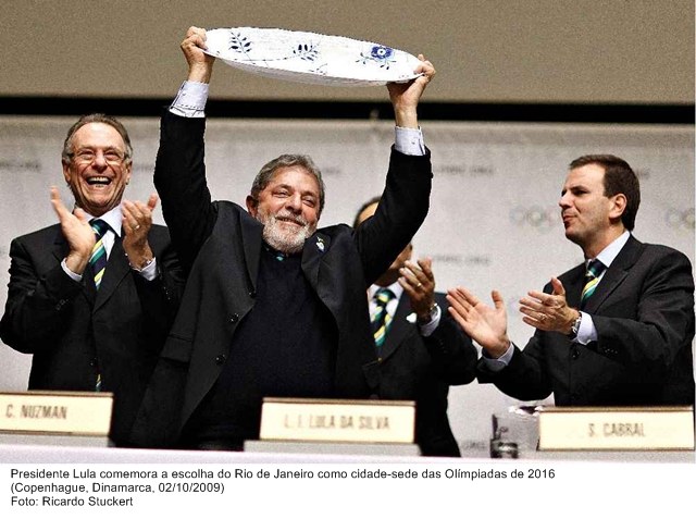 Presidente Lula comemora a escolha do cidade do Rio de Janeiro como cidade-sede das Olimpíadas de 2016.