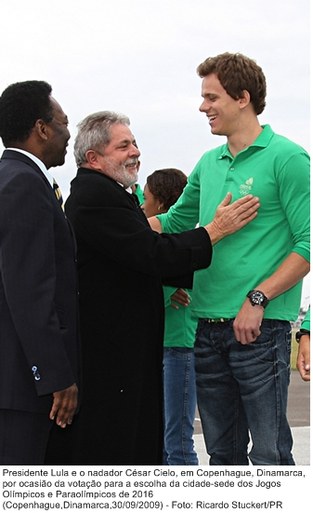 Presidente Lula e o nadador César Cielo, em Copenhague, por ocasião da votação  da escolha da cidade-sede dos Jogos Olímpicos de 2016.