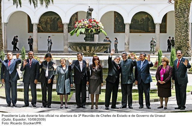 Presidente Lula durante foto oficial na abertura da 3ª Reunião de Chefes de Estado e de Governo da Unasul.