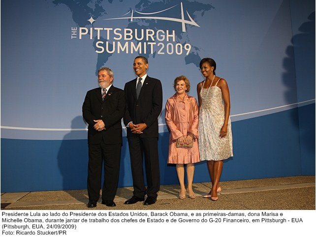 Presidente Lula ao lado do presidente dos EUA, Barack Obama, e as primeiras-damas, durante jantar de trabalho do G-20 Financeiro.