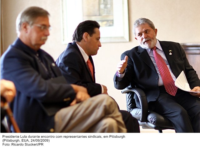 Presidente Lula durante encontro com represententes sindicais em Pittsburgh.