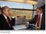 Presidente Lula, ao lado do ministro Guido Mantega, concede entrevista no trajeto de Paris à Londres, a bordo do Trem TGV.