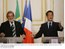 Presidente Lula concede entrevista em conjunto com o presidente da França, Nicolas Sarkozy, durante encontro em Paris.