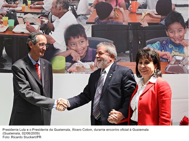 Presidente Lula e o presidente da Guatemala, Álvaro Colom, durante encontro oficial à Guatemala.