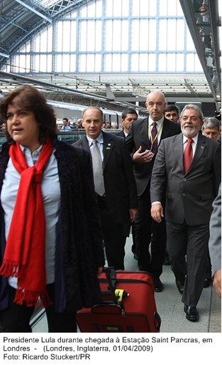 Presidente Lula durante chegada à estação Saint Pancras, em Londres.