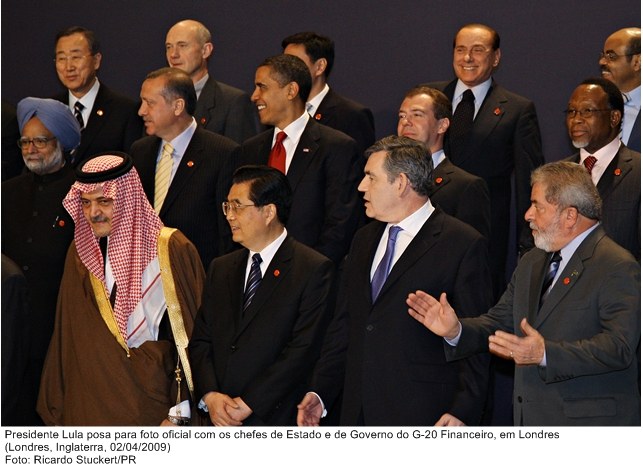 Presidente Lula posa para foto oficial com os Chefes de Estado e de Governo do G-20 financeiro, em Londres.