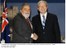 Presidente Lula cumprimenta o primeiro-ministro da Austrália, Kevin Rudd, durante encontro em L'Aquila.