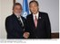 Presidente Lula cumprimenta o Secretário-Geral das Nações Unidas, Ban Ki-moon, na abertura da Cúpula Mundial sobre Segurança Alimentar.