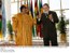 Presidente Lula e o presidente da Líbia, Muammar Al-Khaddafi, durante cerimônia de abertura da XIII Assembléia da União Africana.