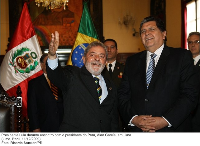 Presidente Lula durante encontro com o presidente do Peru, Alan Garcia, em Lima.