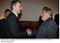 Presidente Lula cumprimenta o primeiro-ministro da Noruega, Jen Stoltenberg, durante encontro em Portugal.