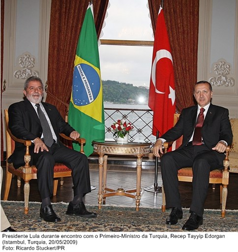 Presidente Lula durante encontro com o primeiro-ministro da Turquia, Recep Tayyip Edorgan.
