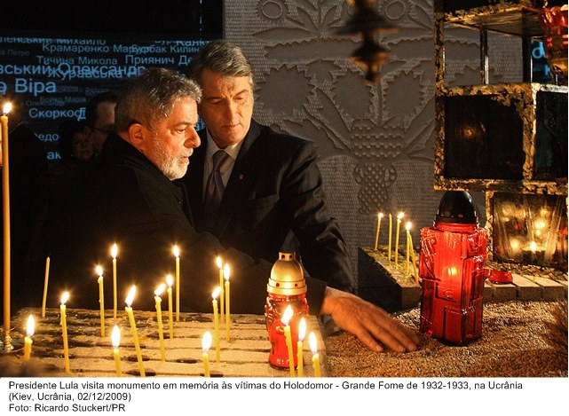 Presidente Lula visita monumento em memória das vítimas do Holodomor - Grande Fome  de 1932-1933.