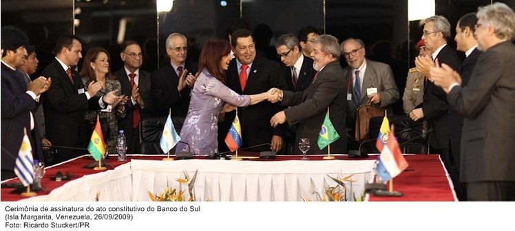 Presidente Lula na cerimônia de assinatura de ato constitutivo do Banco do Sul.