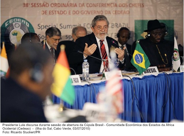 Presidente Lula discursa durante sessão de abertura da Cúpula Brasil - Comunidade Econômica dos Estados da África Ocidental.