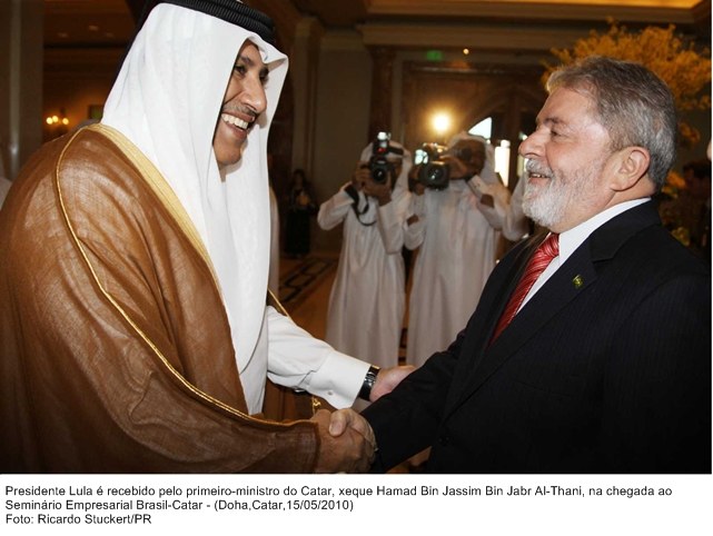 Presidente Lula é recebido pelo primeiro-ministro do Catar, xeque Hamad Bin Jassim Bin Jabr Al-Thani, na chegada ao Seminário Empresarial.