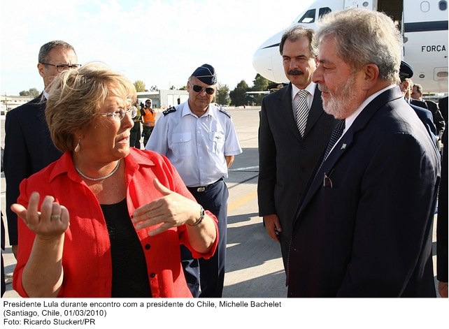 Presidente Lula durante encontro com a presidente do Chile, Michelle Bachelet.