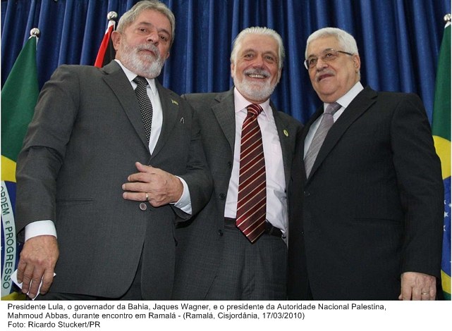 Presidente Lula, o governador da Bahia, Jaques Wagner, e o presidente da Autoridade Nacional Palestina, Mahmoud Abbas, durante encontro em Ramalá.jpg