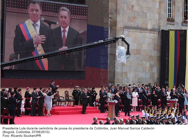 Presidente Lula durante cerimônia de posse do presidente da Colômbia, Juan Manuel Santos Calderón.