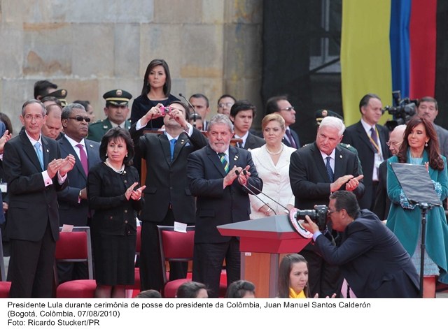 Presidente Lula durante cerimônia de posse do presidente da Colômbia, Juan Manuel Santos Calderón.