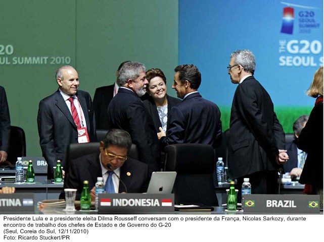 Presidente Lula e a presidente eleita Dilma Rousseff, conversam com o presidente da França, Nicolas Sarkozy, durante encontro do G-20.