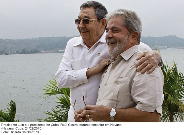 Presidente Lula e o presidente de Cuba, Raúl Castro, durante encontro em Havana.