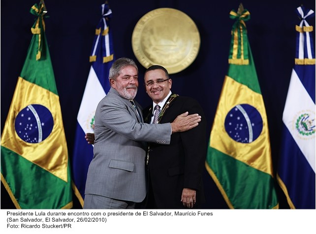 Presidente Lula durante encontro com o presidente de El Salvador, Maurício Funes.