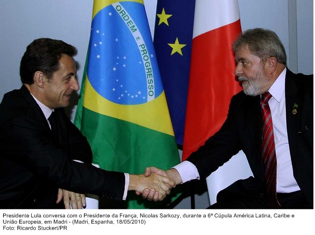 Presidente Lula conversa com o presidente da França, Nicolas Sarkozy, durante sessão inaugural da 6ª Cúpula América Latina, e União Europia.