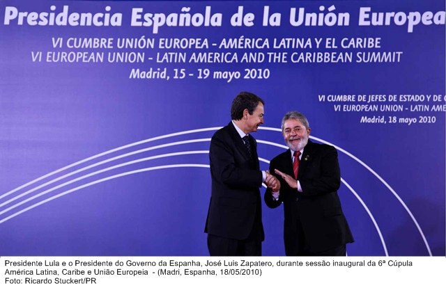 Presidente Lula e o presidente da Espanha, José Luis Zapatero, durante sessão inaugural da 6ª Cúpula América Latina, Caribe e União Europeia.