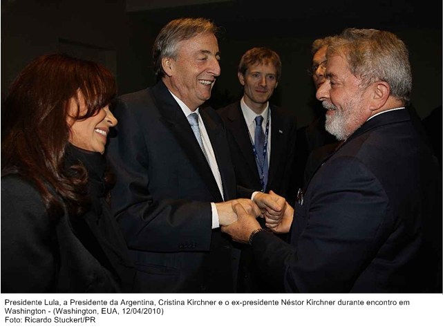 Presidente Lula, a Presidente da Argentina, Cristina Kirchner e o ex-presidente Néstor Kirchner durante encontro em Washington.