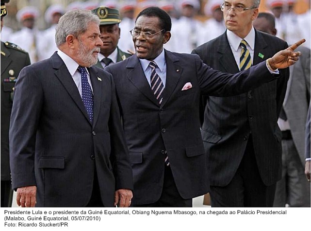 Presidente Lula e o presidente da Guiné Equatorial, Oblang Nguema Mbasogo, na chegada ao Palácio Presidencial.