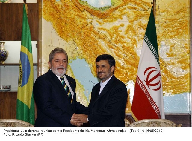 Presidente Lula durante reunião com o Presidente do Irã, Mahmoud Ahmadinejad.