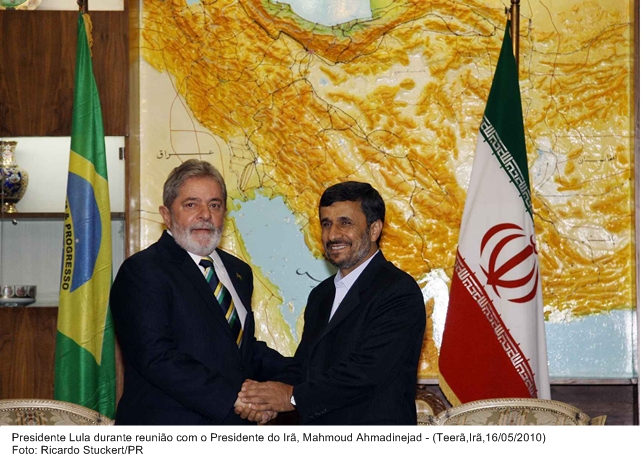 Presidente Lula durante reunião com o Presidente do Irã, Mahmoud Ahmadinejad.