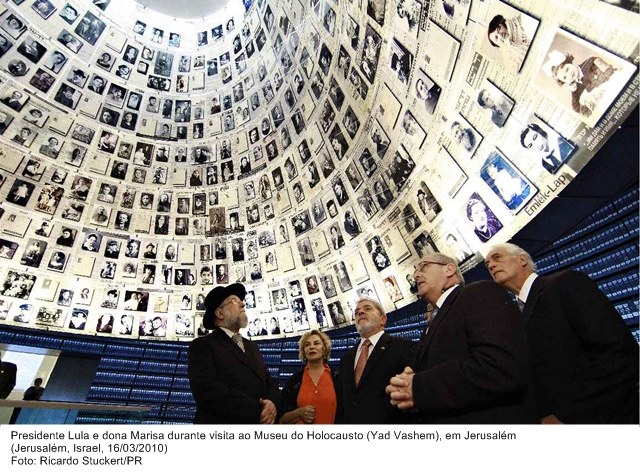 Presidente Lula e dona Marisa durante visita ao Museu do Holocausto, em Jerusalém.