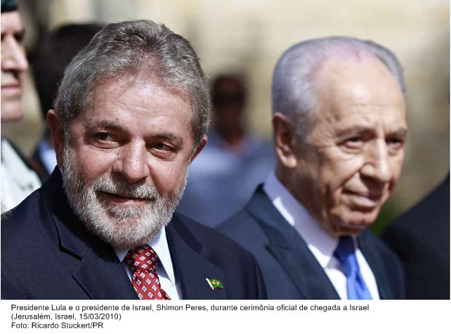 Presidente Lula e o presidente de Israel, Shimon Peres, durante cerimônia oficial de chegada a Israel.