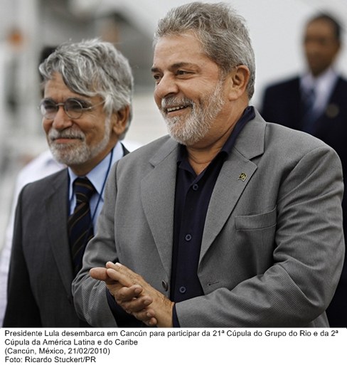 Presidente Lula desembarca em Cancún para participar da 21ª Cúpula do Grupo do Rio e da 2ª Cúpula da América Latina e do Caribe.