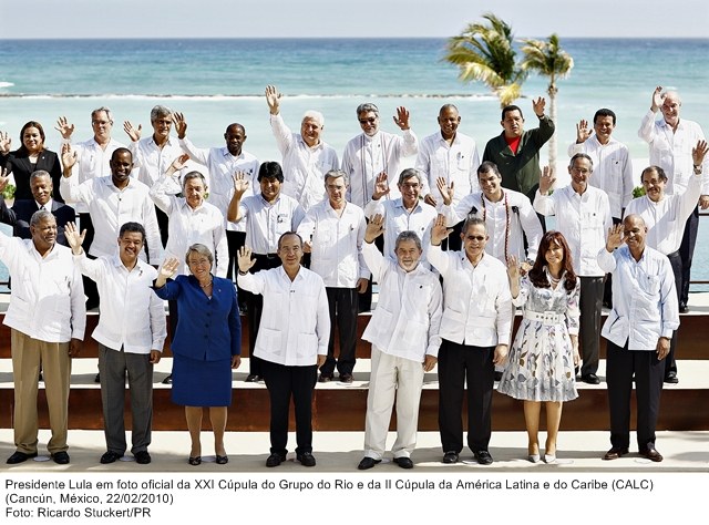 Presidente Lula em foto oficial da XXI Cúpula do Grupo do Rio e da II Cúpula da América Latina e do Caribe (CALC).