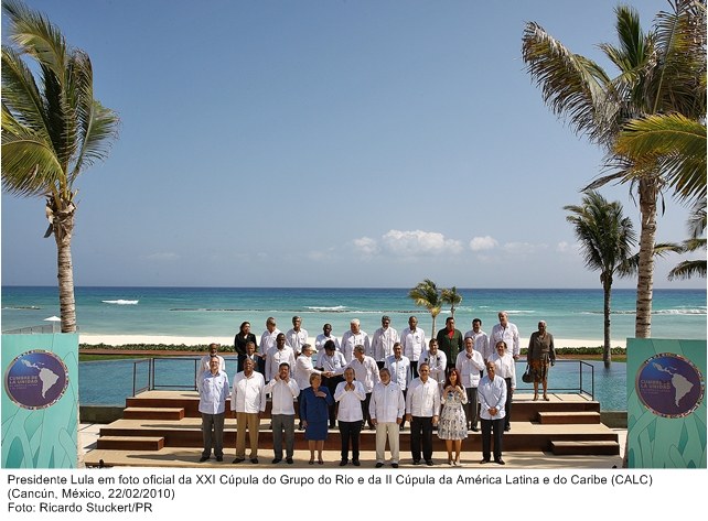 Presidente Lula em foto oficial da XXI Cúpula do Grupo do Rio e da II Cúpula da América Latina e do Caribe (CALC).