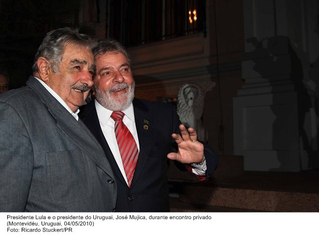 Presidente Lula e o presidente do Uruguai, José Mujica, durante encontro privado.