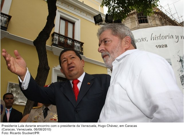 Presidente Lula durante encontro com o presidente da Venezuela, Hugo Chávez, em Caracas.