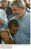 Presidente Lula abraça criança em Petrolina (PE), durante visita aos desabrigados pelas chuvas.