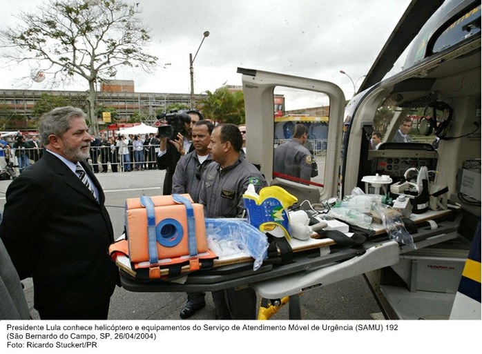 Presidente Lula conhece helicóptero e equipamentos do Serviço de Atendimento Móvel de Urgência (SAMU) 192.jpg