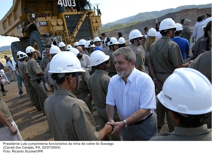 Presidente Lula cumprimenta funcionários da mina de cobre do Sossego.jpg